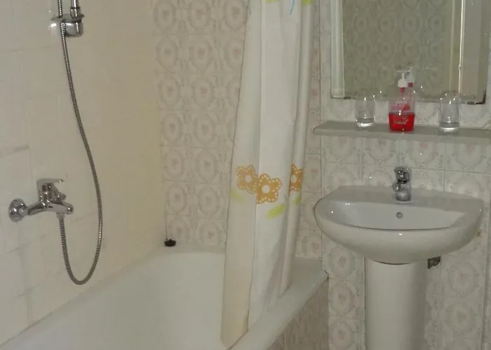 Carlos I 2* Τορρεμολίνος