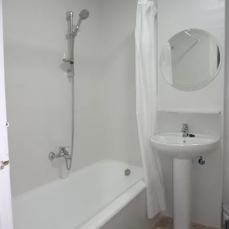 Carlos I 2* Τορρεμολίνος